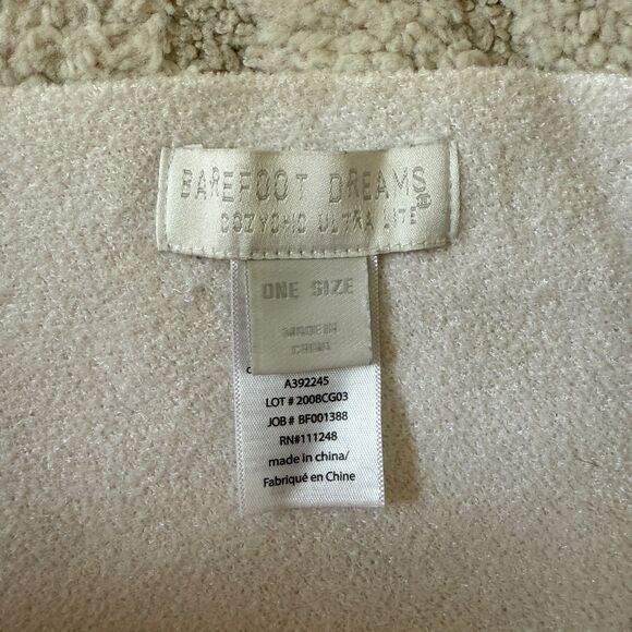 Barefoot Dreams Ocean Breeze CozyChic Ultralite Ombré Poncho - Picture 6 of 7